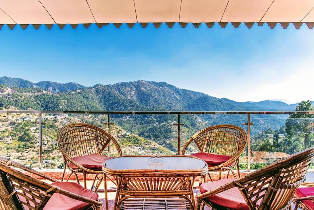 Edge With Balcony * Kasauli