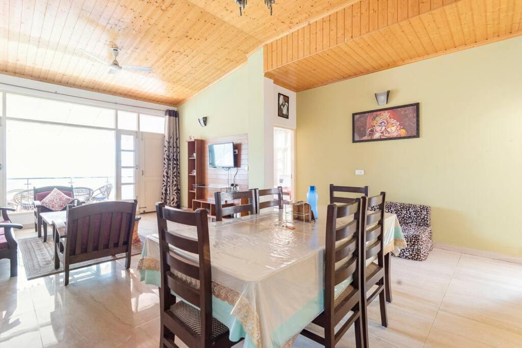 Edge With Balcony अपार्टमेंट
