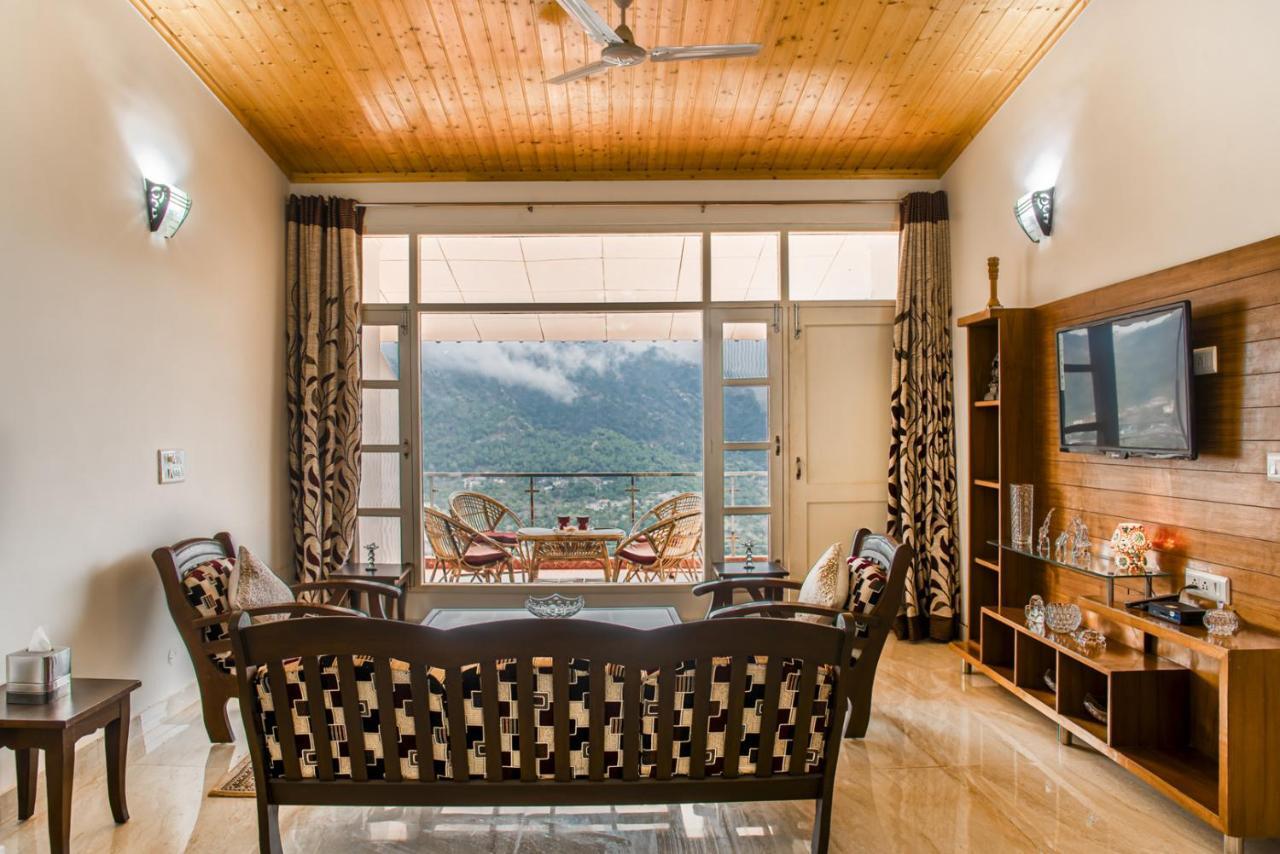 Edge With Balcony Apartment Kasauli